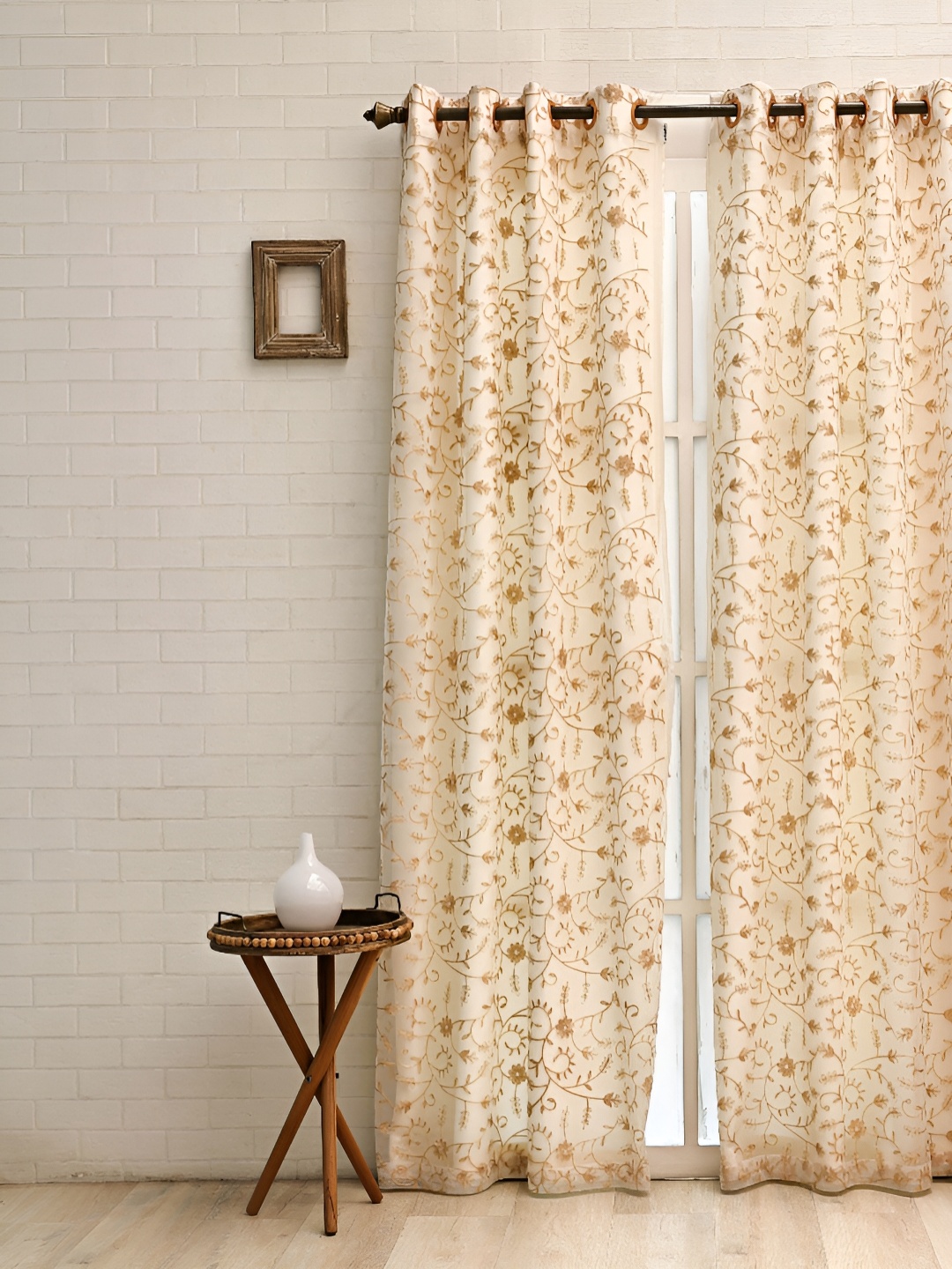 

Ariana White & Gold-Toned Floral Room Darkening Door Curtain