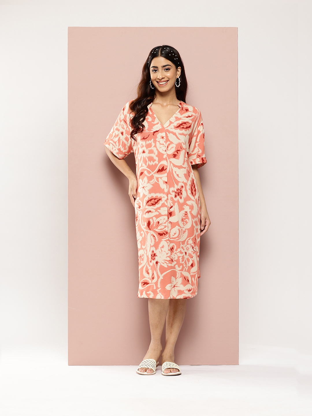

Qurvii Floral Print Mandarin Collar Oversized Midi Dress, Peach