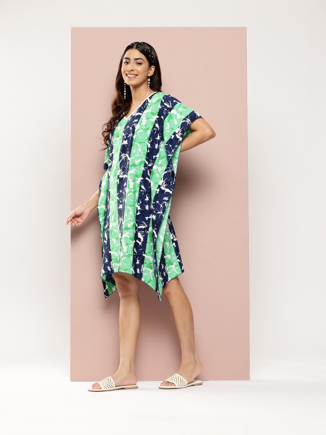 

Qurvii Print Kimono Sleeves Crepe Kaftan Dress, Navy blue