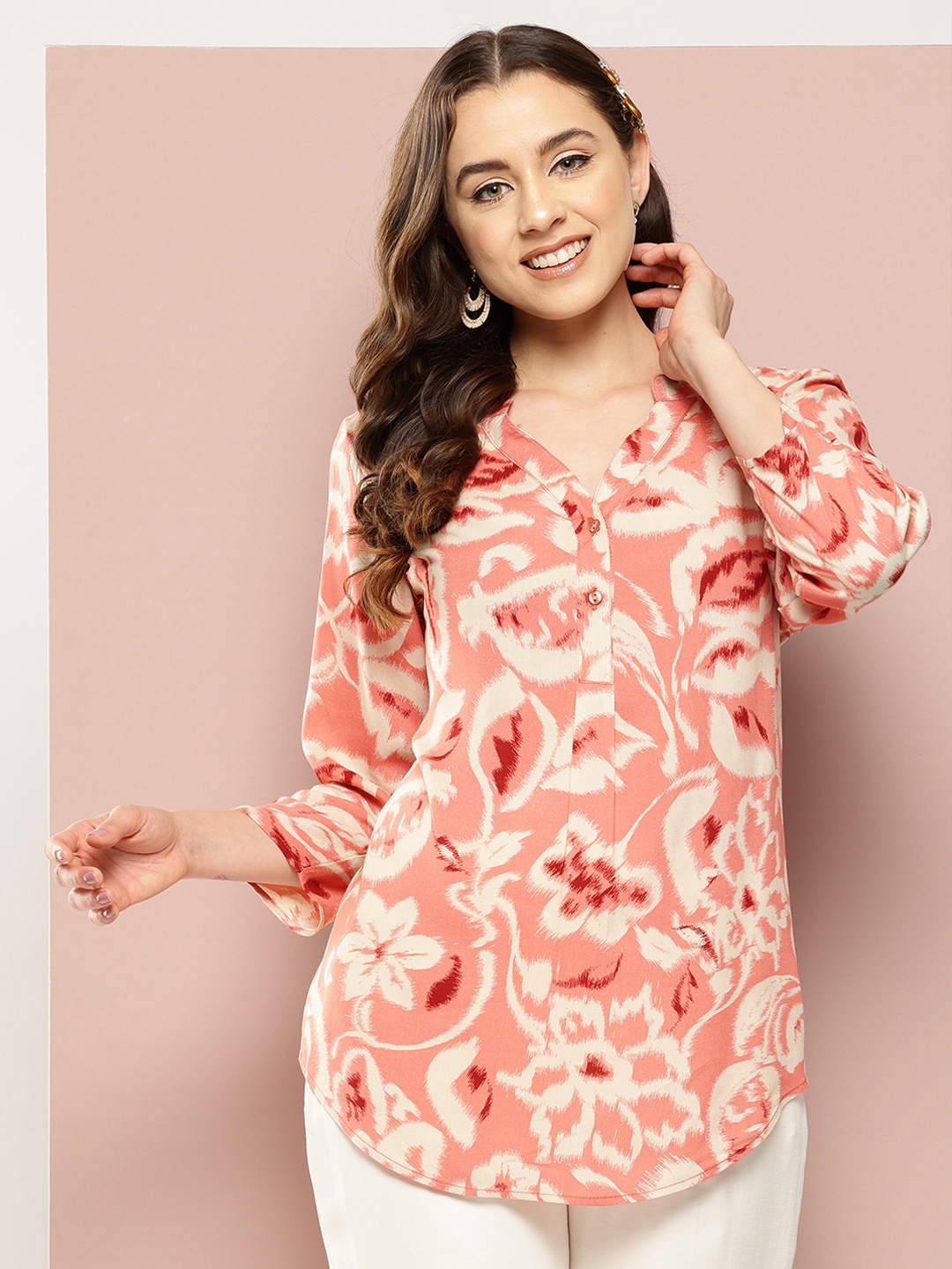 

Qurvii Abstract Print Mandarin Collar Longline Top, Peach