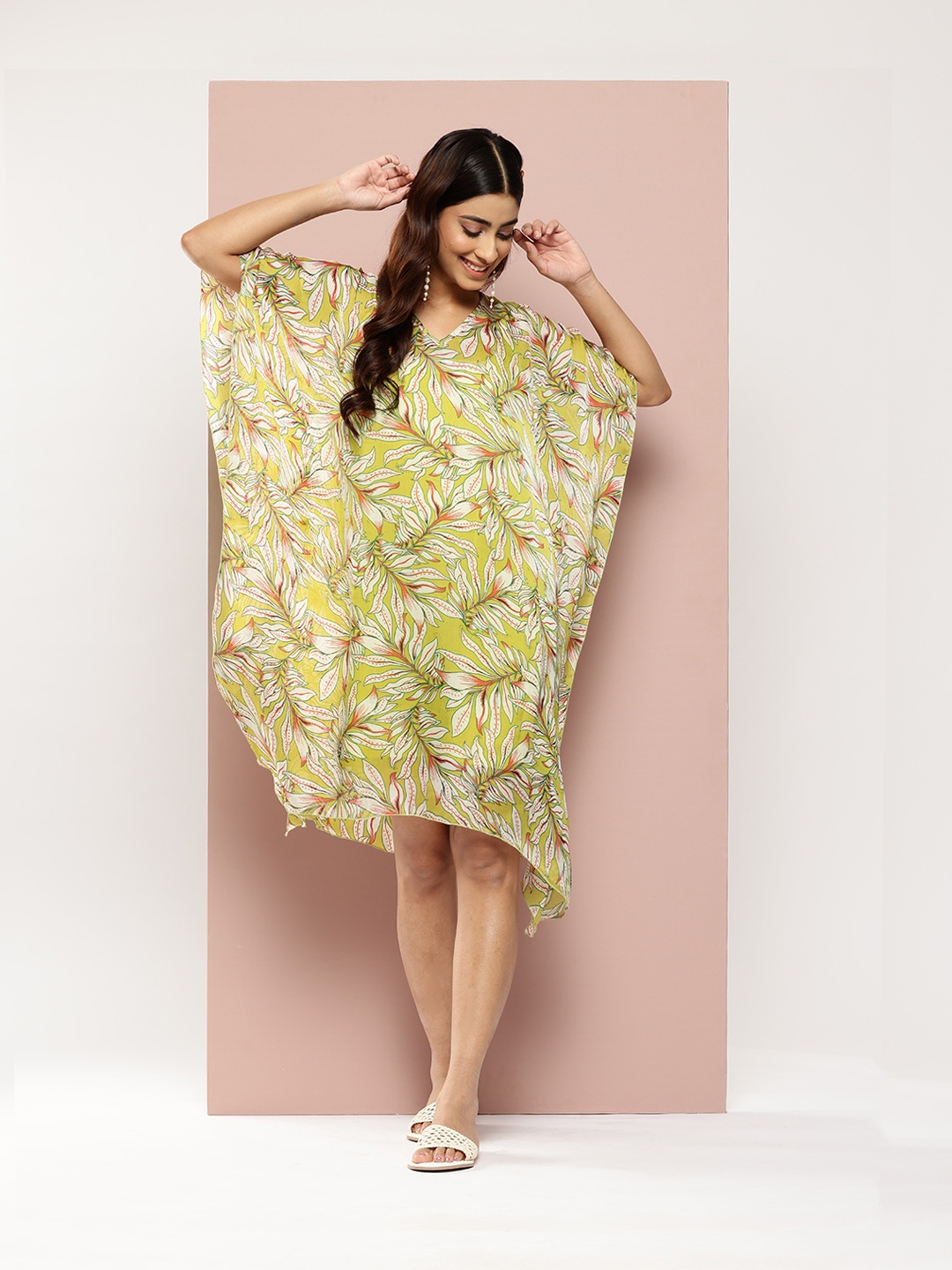 

Qurvii Floral Print Kimono Sleeves Georgette Kaftan Dress, Green
