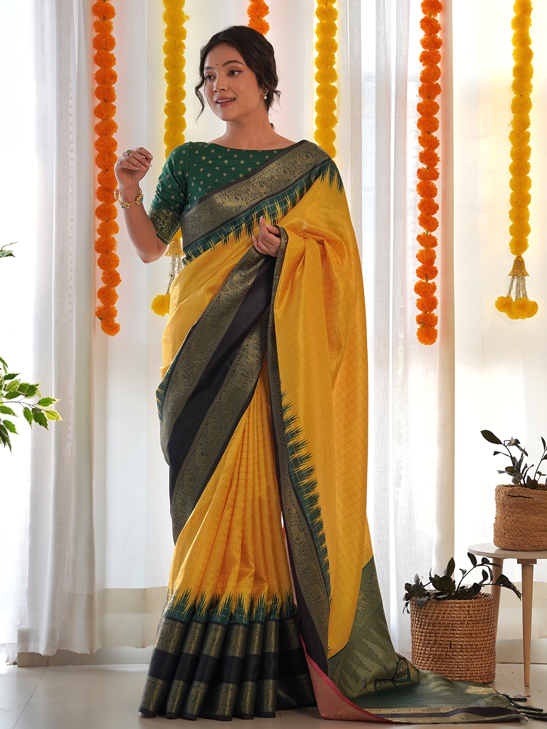 

Munir Woven Designer Checked Zari Silk Blend Saree, Yellow