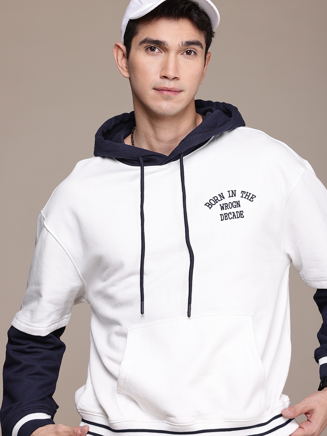 

WROGN Embroidered Detailed Hooded Sweatshirt, White
