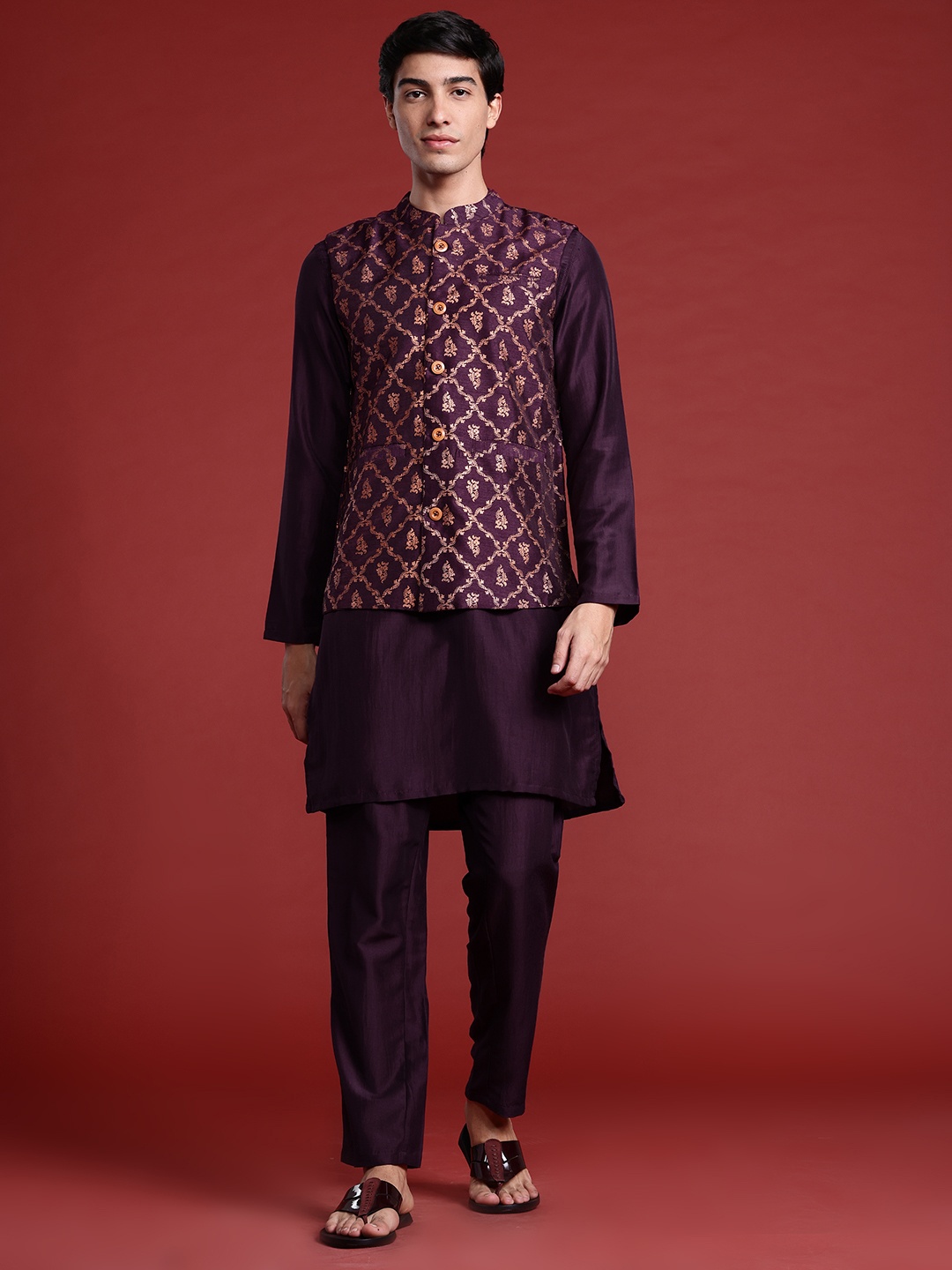 

Anouk Indie Print Kurta with Pyjamas & Nehru Jacket, Burgundy