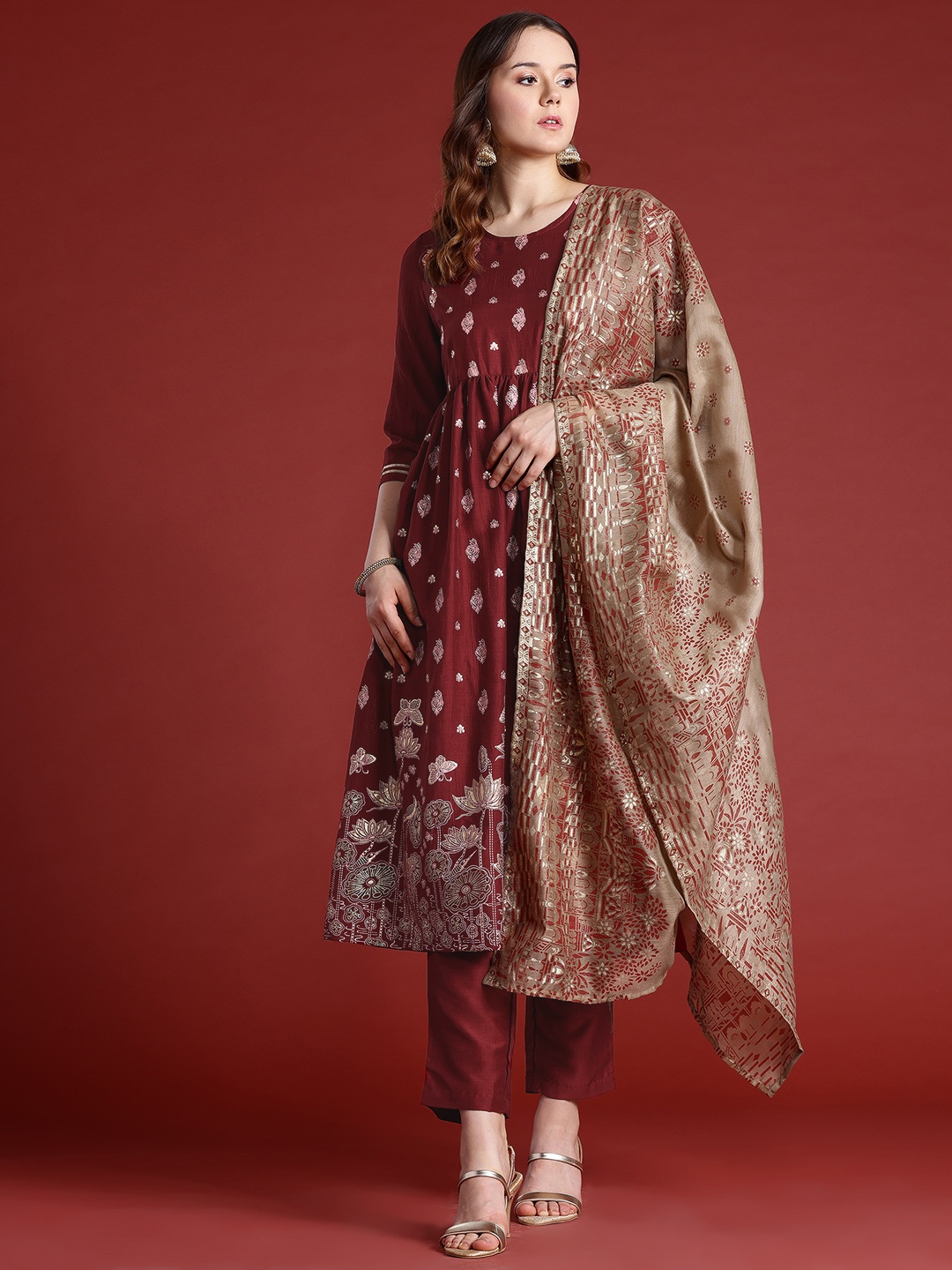 

Anouk Women Floral Foil Printed Gathered Kurta With Trousers & With Dupatta, Maroon