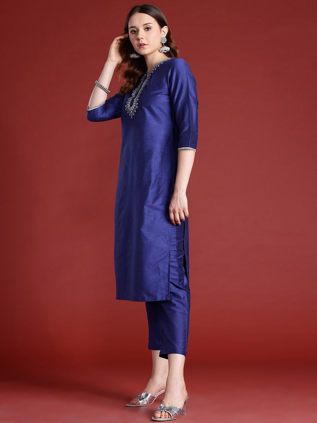 

Anouk Embroidered Kurta Set With Dupatta, Blue