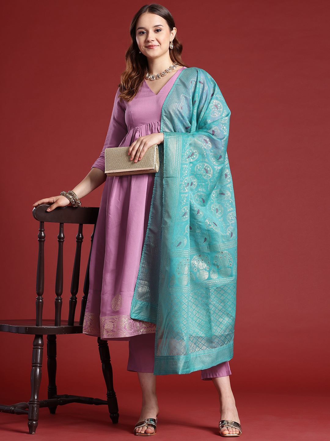 

Anouk Women Floral Foil Printed Gathered Kurta With Trousers & With Dupatta, Mauve