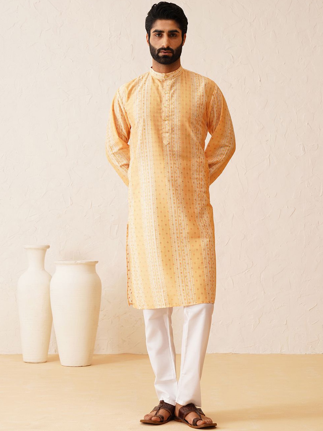 

SOJANYA Geometric Printed Mandarin Collar Cotton Silk Straight Kurta, Mustard