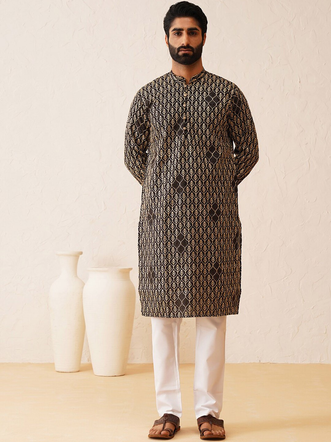 

SOJANYA Embroidered Mandarin Collar Long Sleeves Cotton Straight Kurta, Black