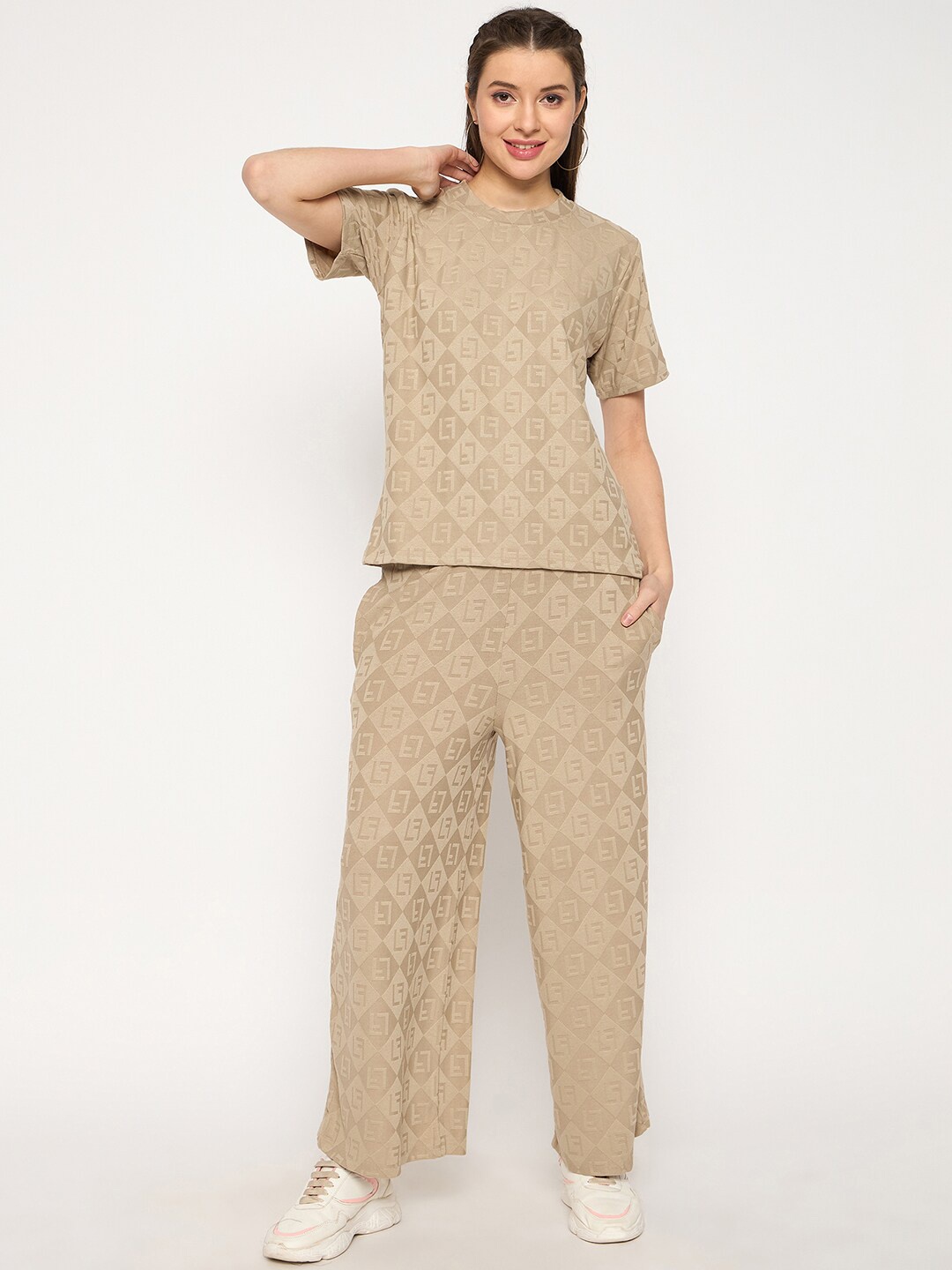

Camey Women Ribbed T-shirt & Trousers, Beige