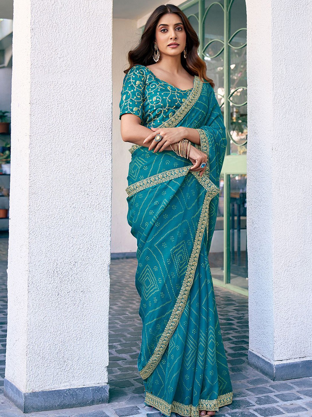 

Mitera Bandhani Embroidered Pure Chiffon Bandhani Saree, Turquoise blue