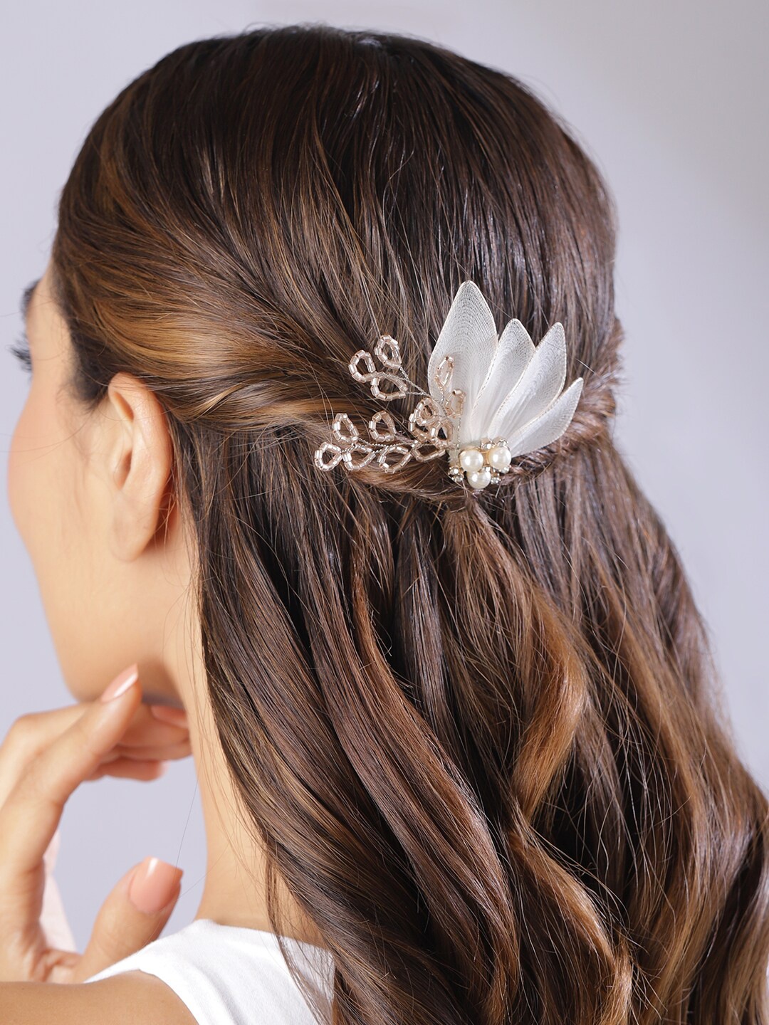 

Rubans Women White Crystal Studded Butterfly Feather Shaped Beaded Floral Hair Clip