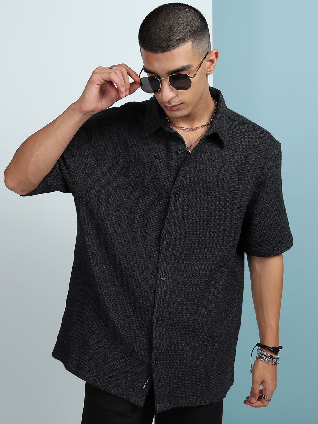 

HIGHLANDER Men Oversized Textured Dobby Half Sleeves Checked Shirt, Black