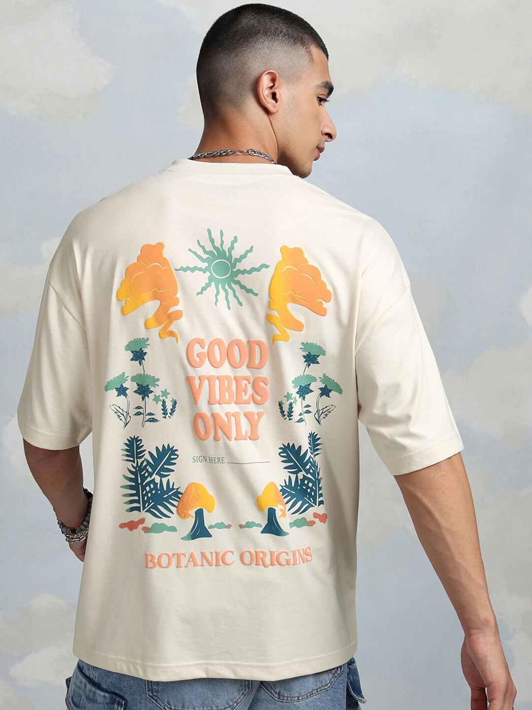 

HIGHLANDER Typography Printed Drop-Shoulder Sleeves Cotton Oversized T-shirt, Cream