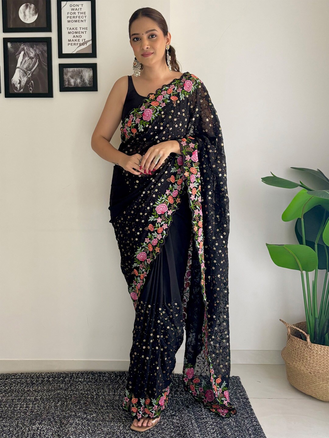 

Anouk Floral Pure Georgette Saree With Blouse Piece, Black