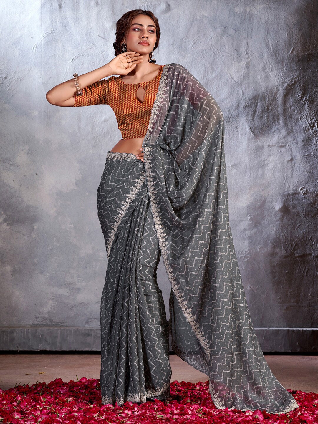 

Anouk Bandhani Embroidered Pure Chiffon Saree CHUNRI1004_SR, Grey