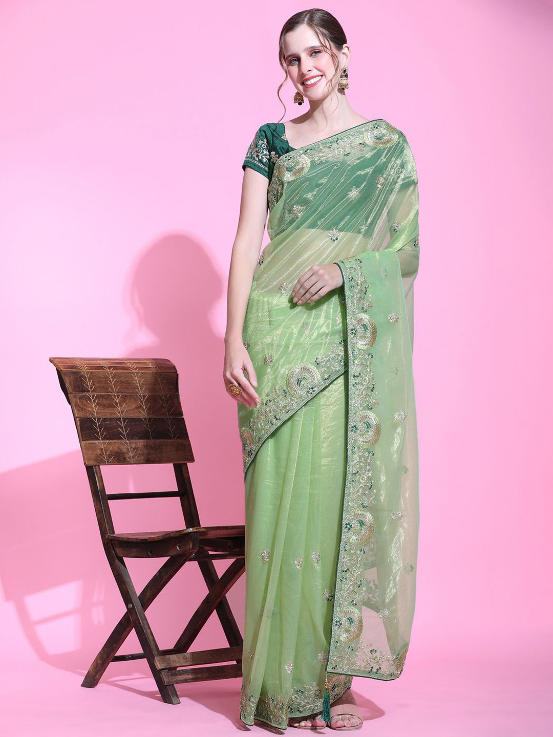 

VIJAYA VALLABH Ethnic Motifs Embroidered Organza Saree, Green