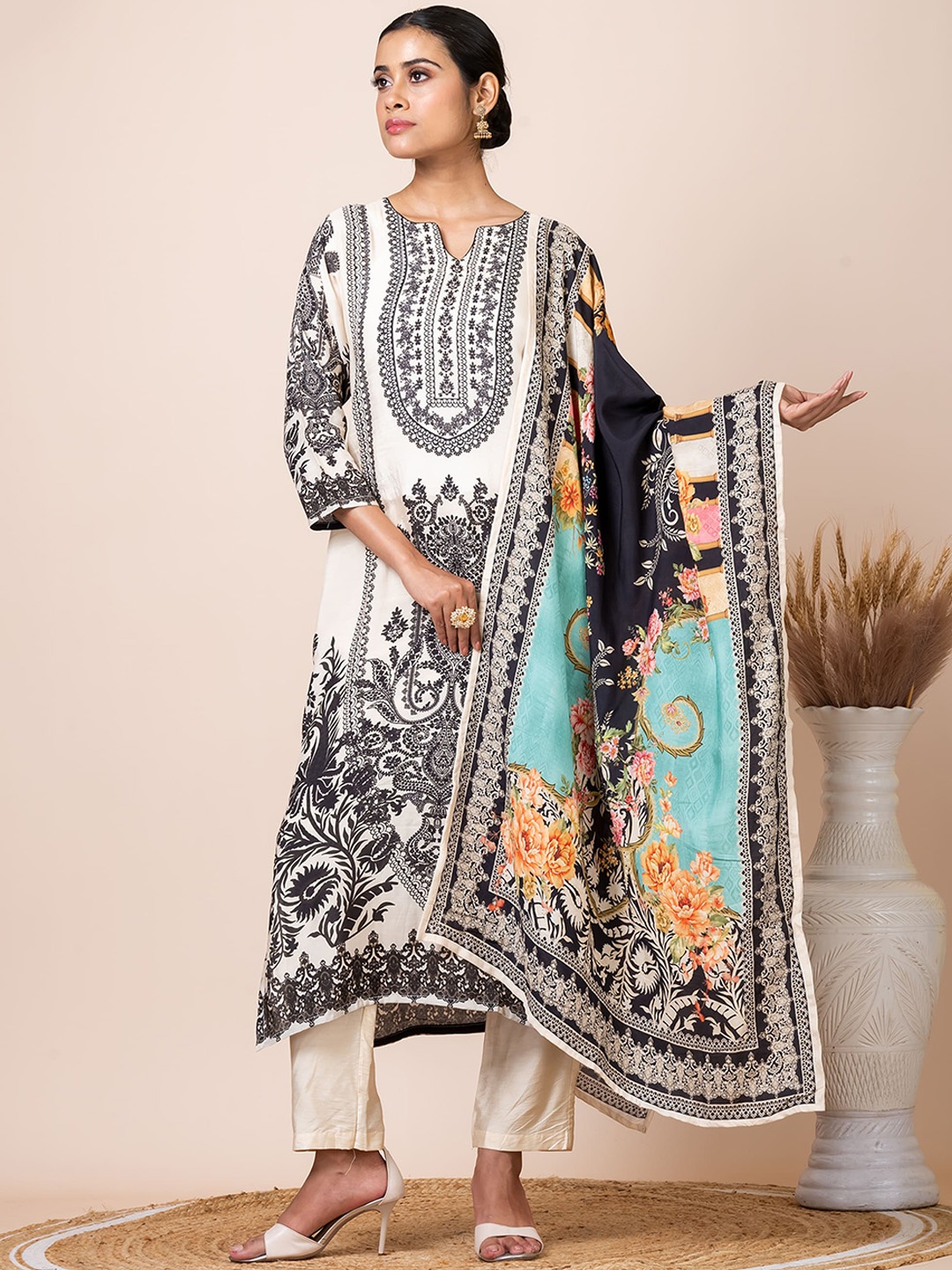 

SARSO Ethnic Motifs Printed Notch Neck Regular Straight Kurta With Trousers & Dupatta, White