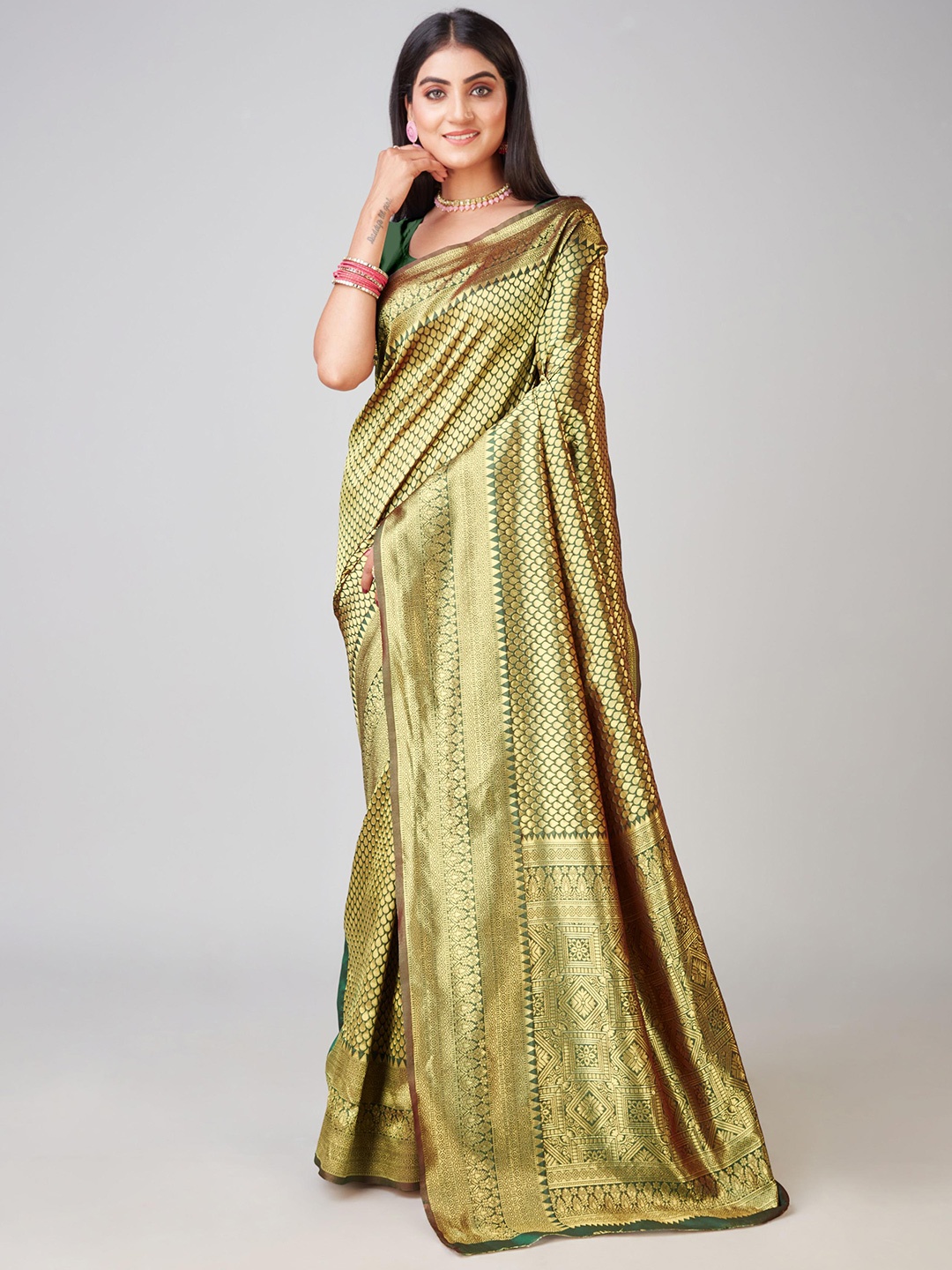 

AADVIKA Ethnic Motifs Zari Art Silk Banarasi Saree, Green