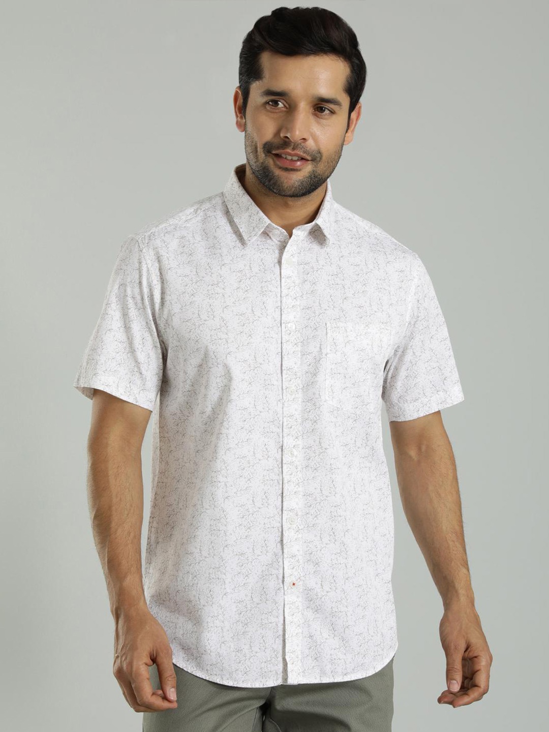 

Indian Terrain Men India Slim Cutaway Collar Short Sleeves Slim Fit Printed Casual Shirt, White