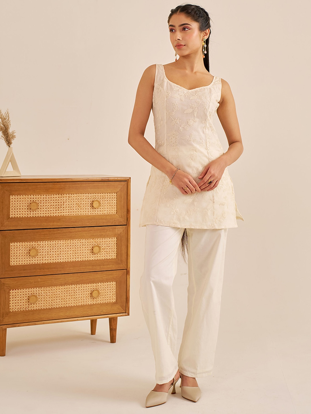 

Alaya By Stage3 Ethnic Motifs Embroidered Panelled Thread Work Pure Cotton Kurti &Trousers, White