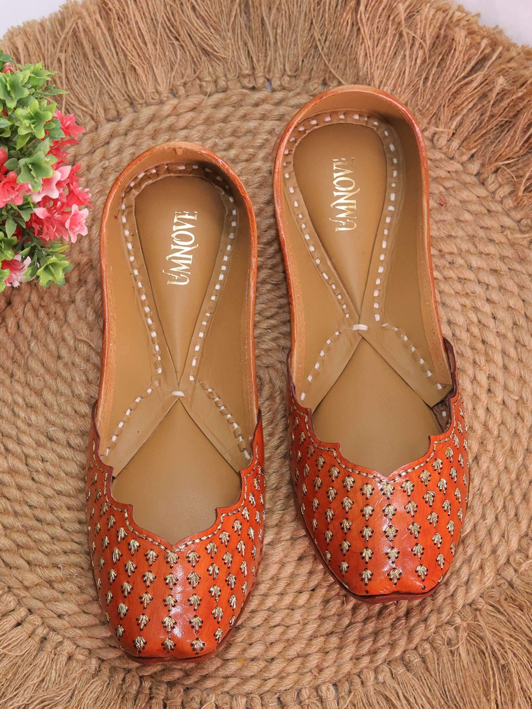

UMNOVE Women Embroidered Ethnic Mojaris, Brown