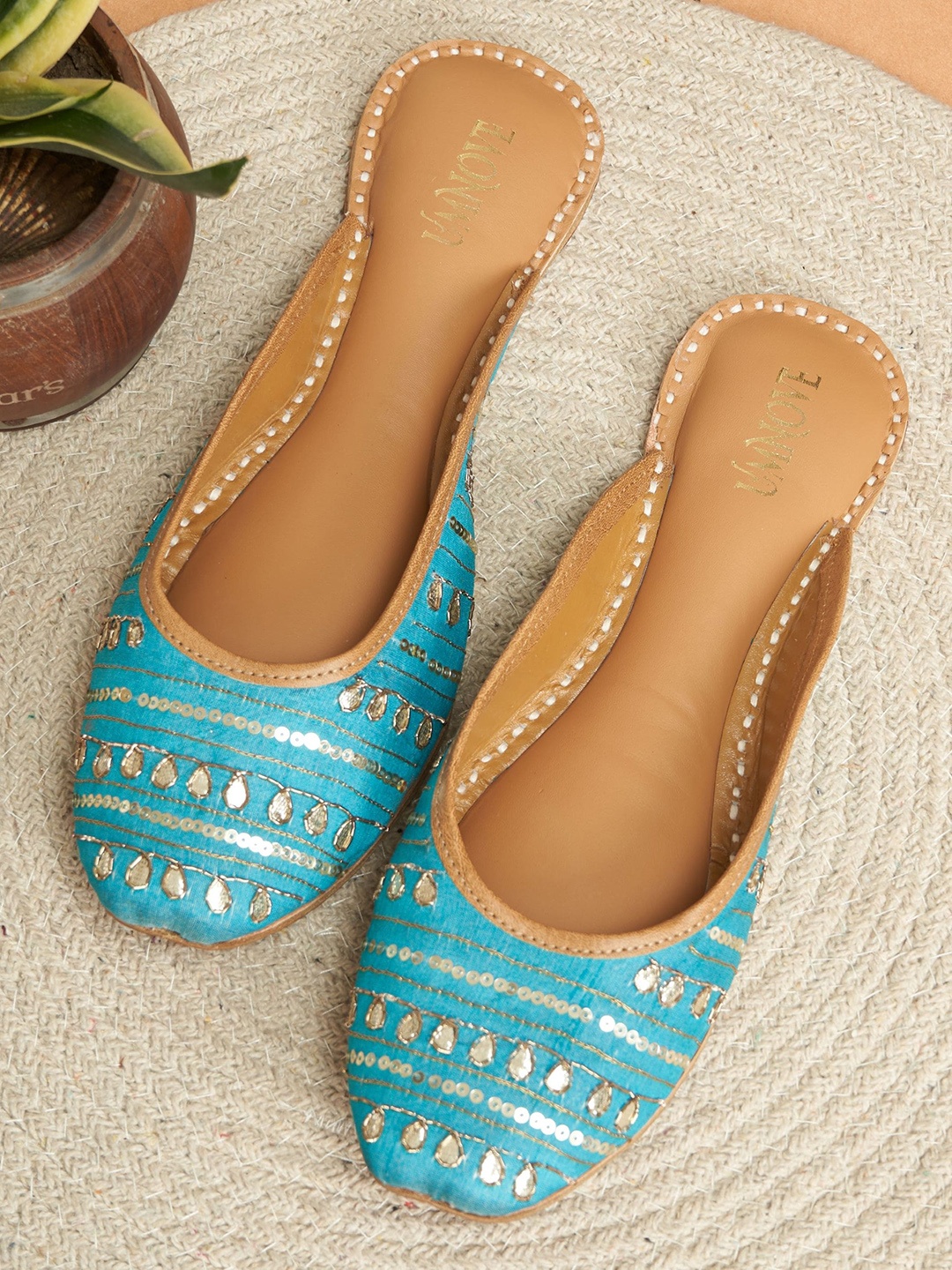 

UMNOVE Women Embellished Round Toe Mules, Sea green