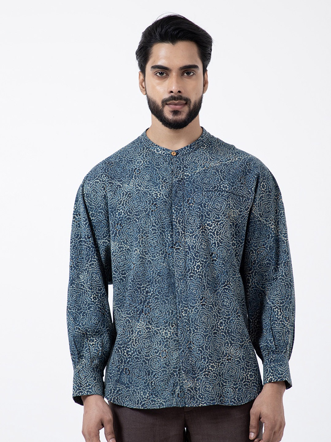

Inkriti Ajrakh Silver Lining Kimono Shirt, Blue