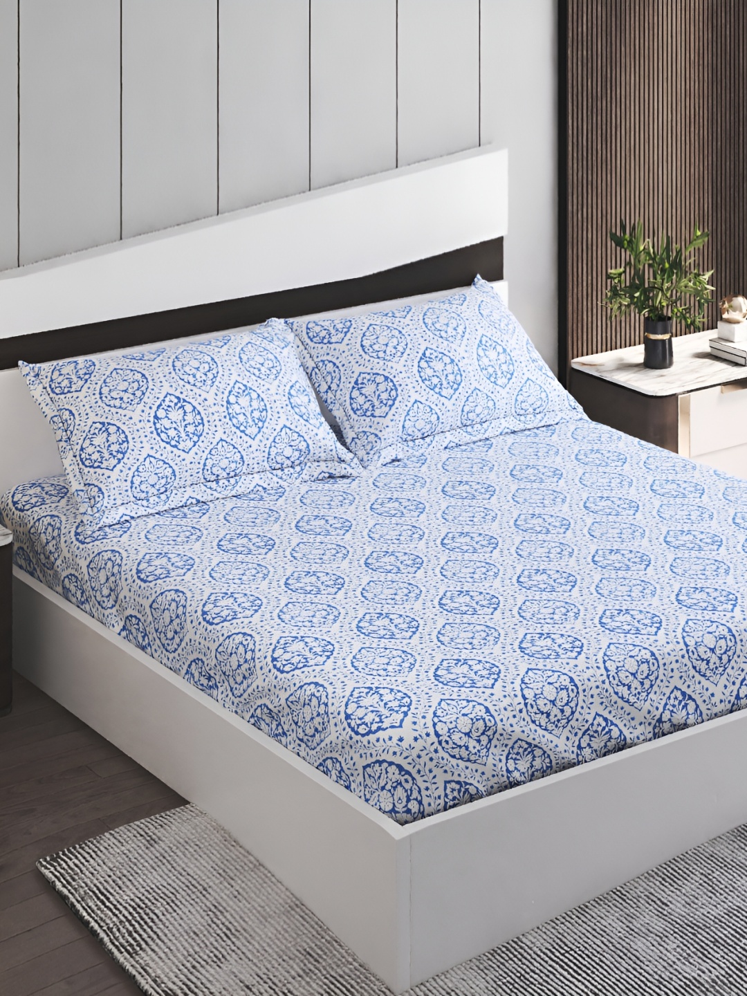 

Home Centre Blue & White Ethnic Motifs 144 TC Queen Bedsheet with 2 Pillow Covers