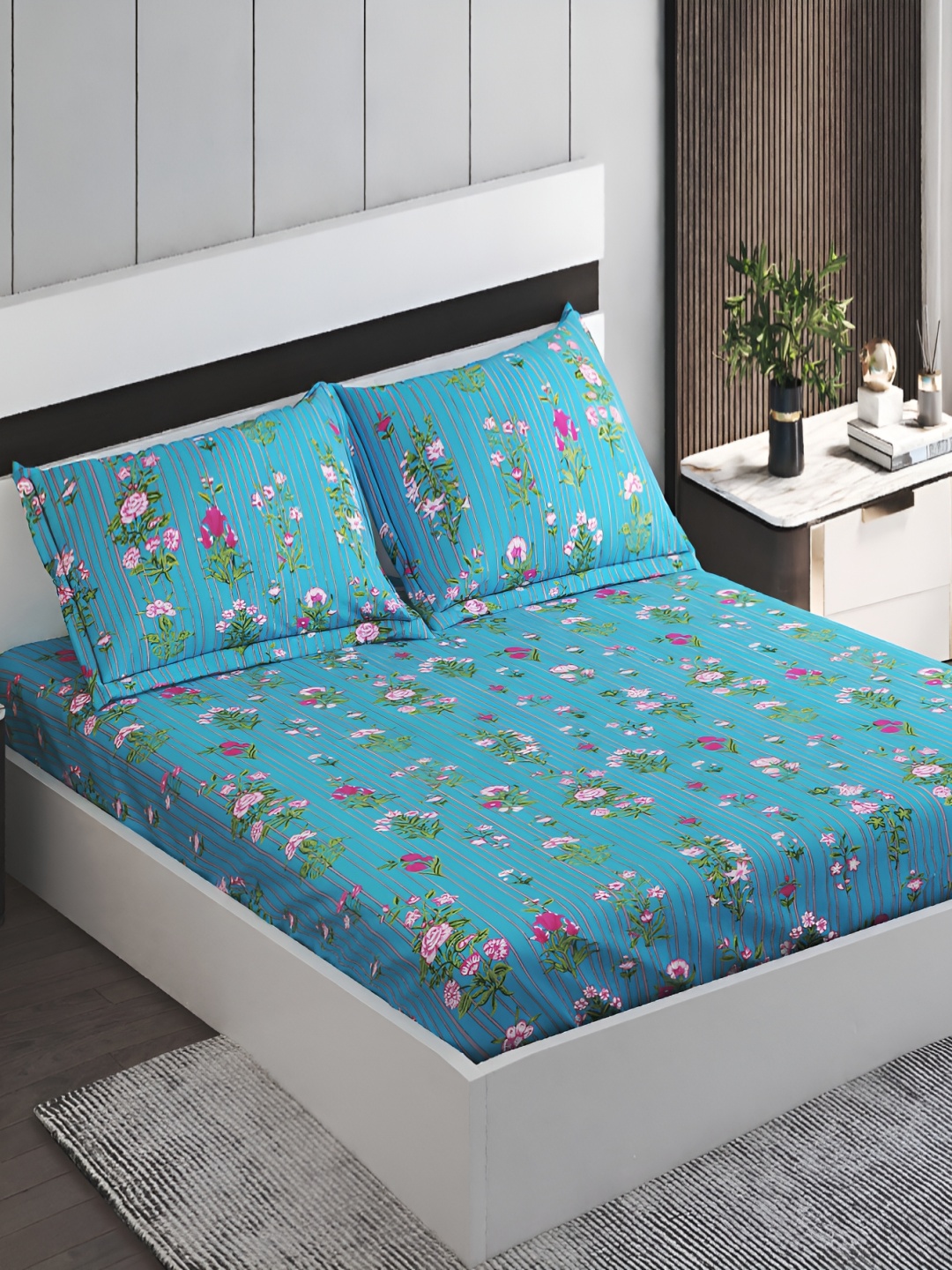 

Home Centre Teal & Pink Floral Printed Cotton 144 TC Queen Bedsheet with 2 Pillow Covers