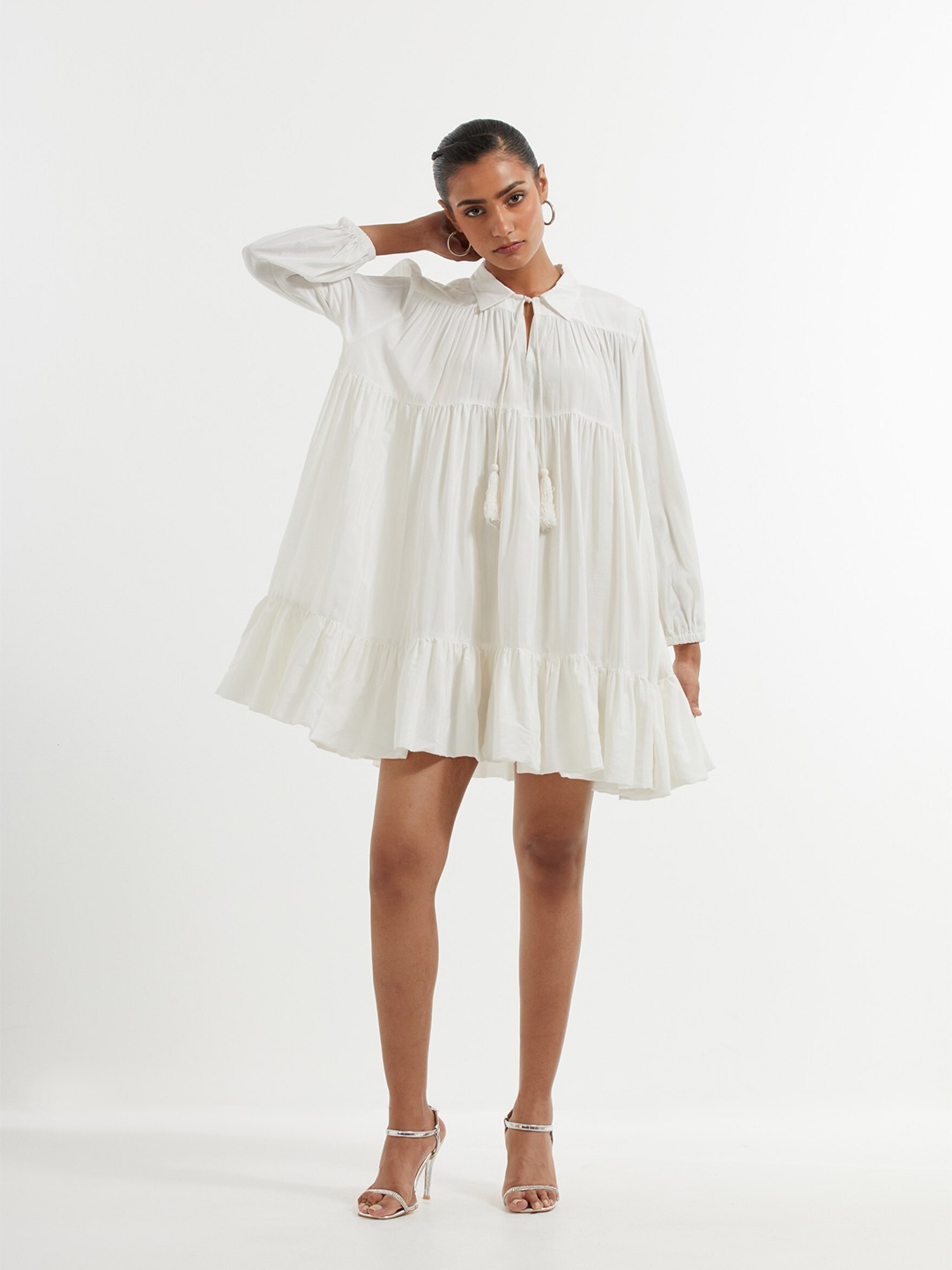 

THE INDIAN CAUSE Shirt Collar Cuffed Sleeves Gathered Tiered A-Line Dress, White