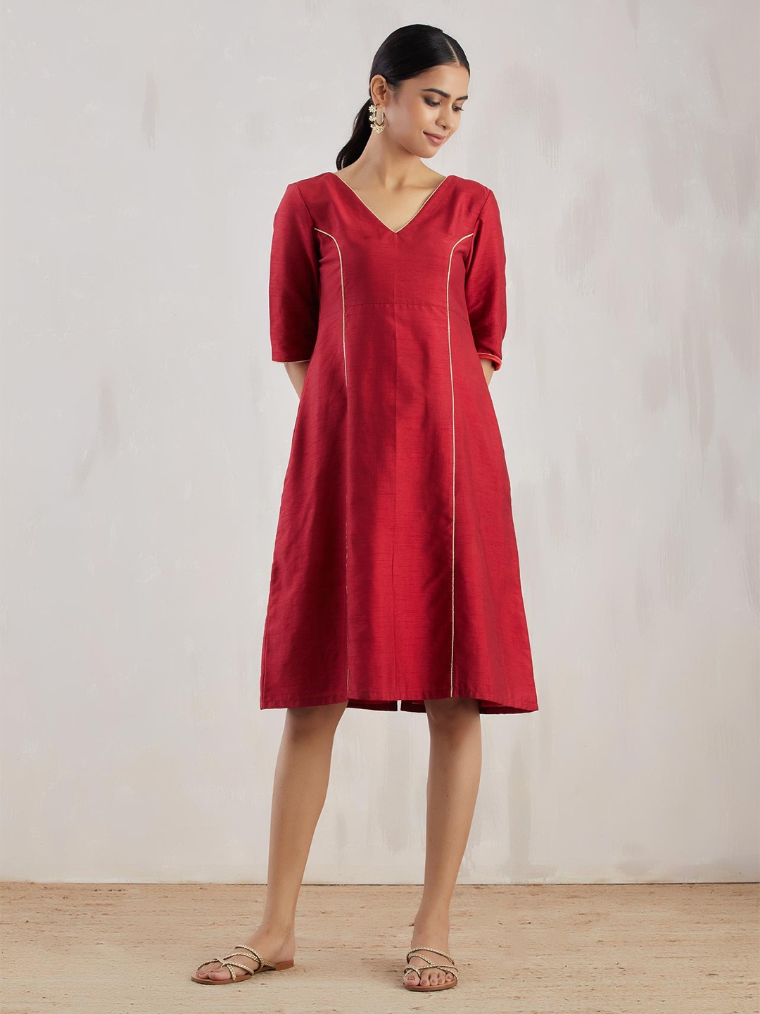 

THE INDIAN CAUSE V-Neck Three-Quarter Sleeves A-Line Dress, Red