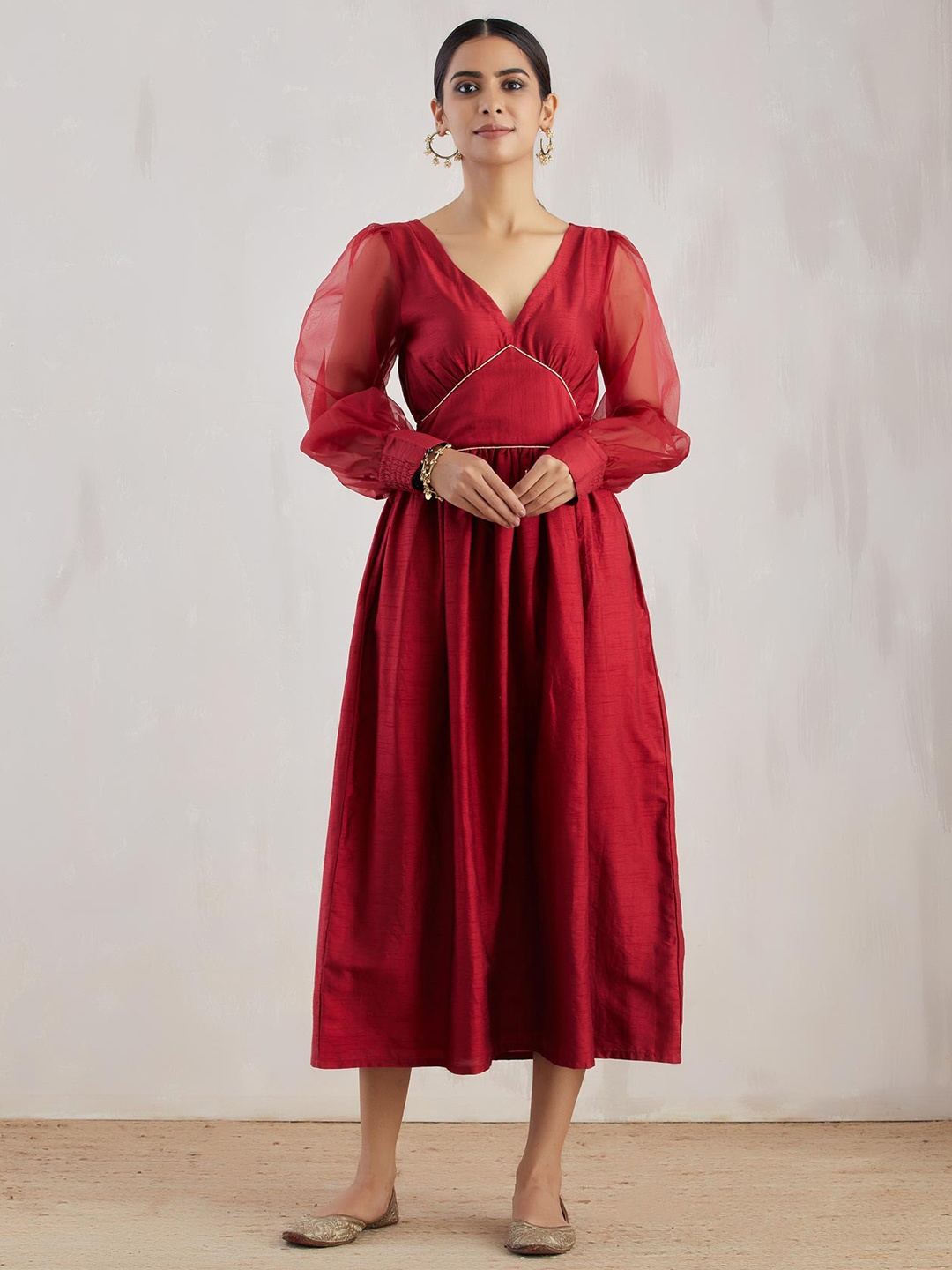 

THE INDIAN CAUSE V-Neck Cuffed Sleeves Gathered Midi Empire Dress, Red