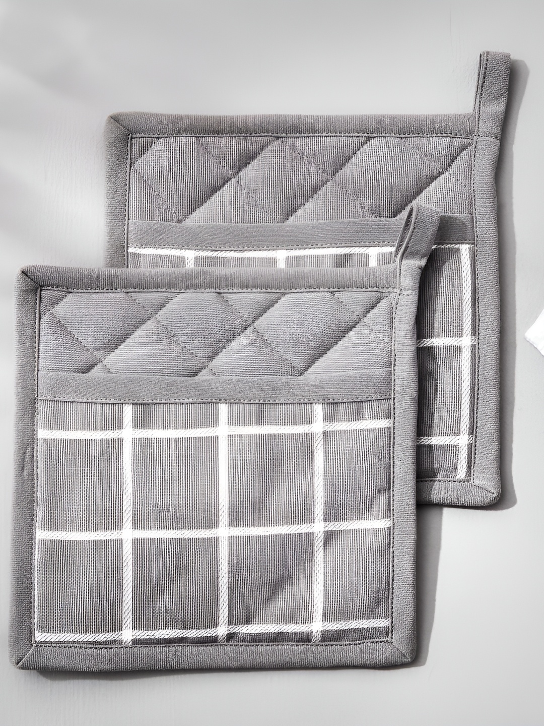 

Home Centre Chefs Special Grey & White 2 pieces Checked Cotton Pot Holder