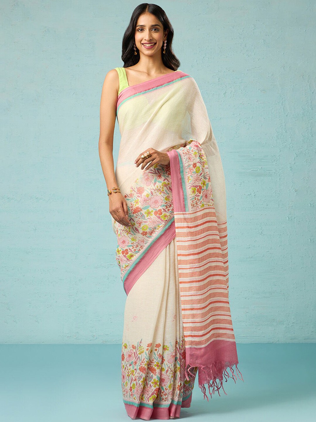 

Taneira Floral Pure Linen Saree, Off white