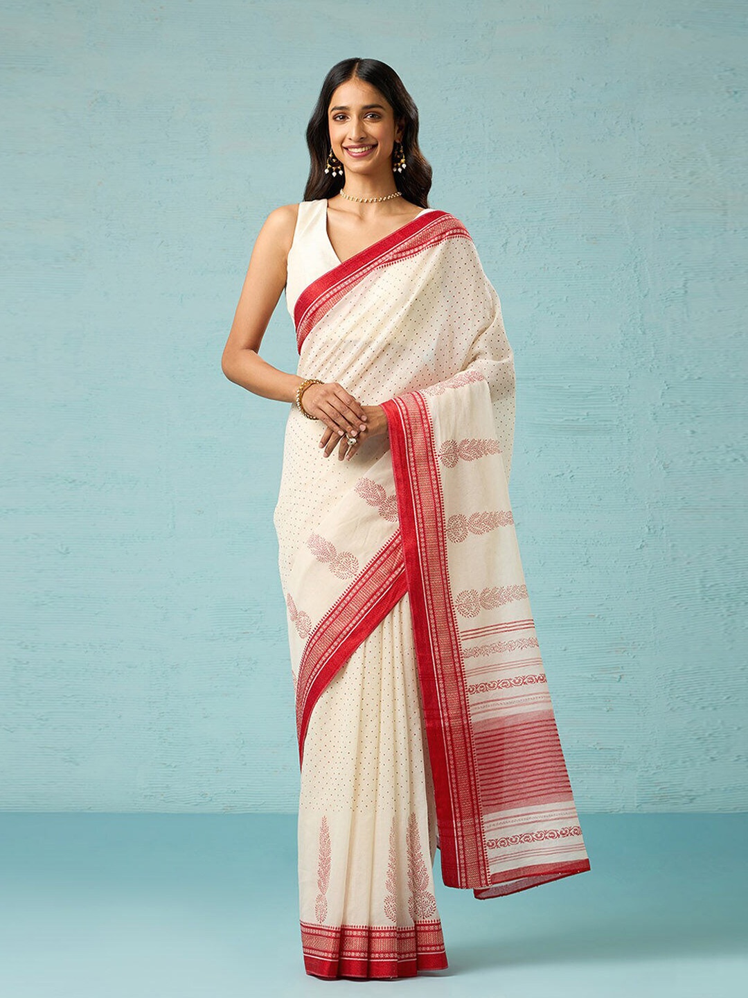 

Taneira Polka Dot Pure Cotton Block Print Saree, Off white