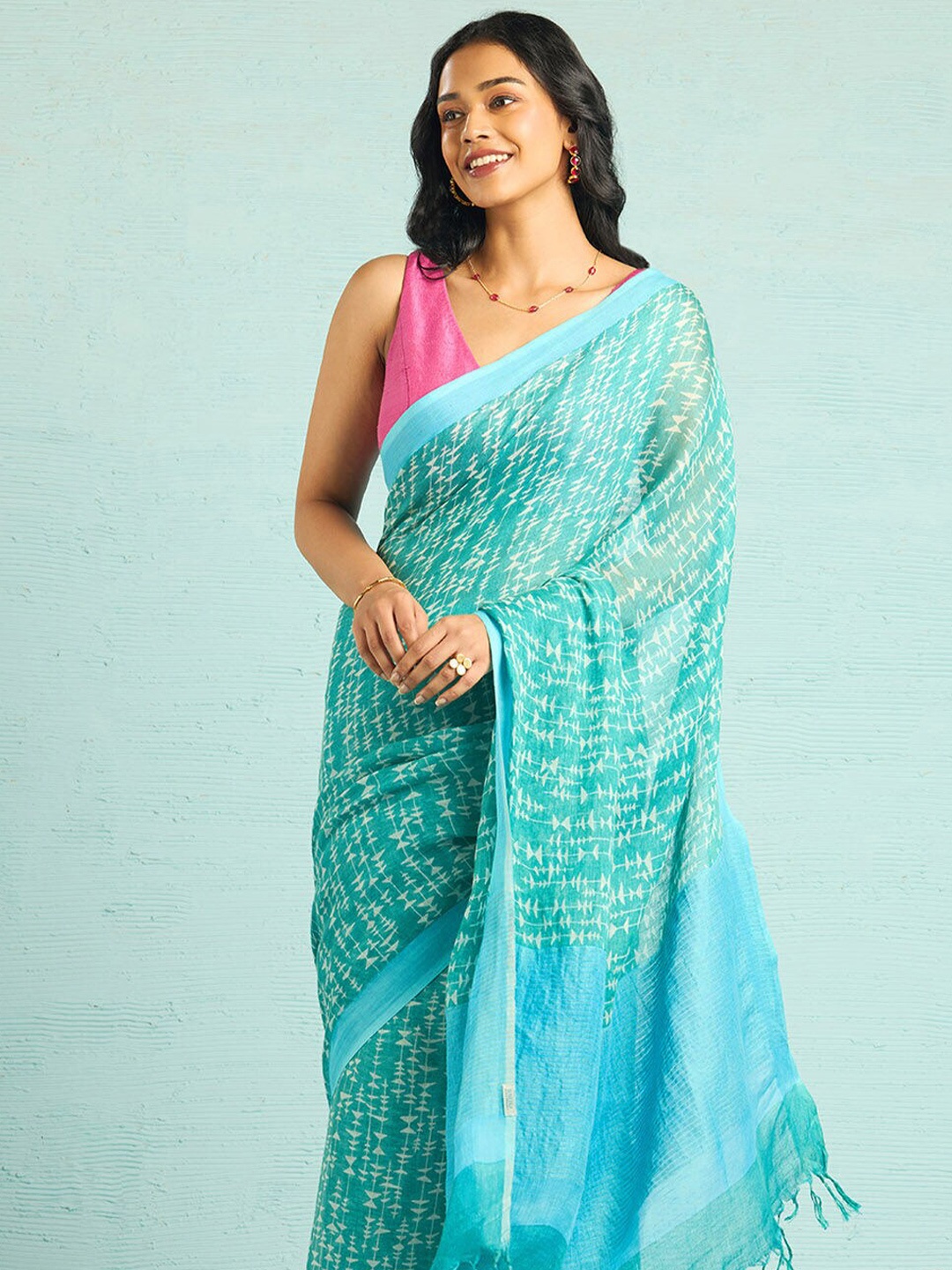 

Taneira Pure Linen Printed Saree, Green