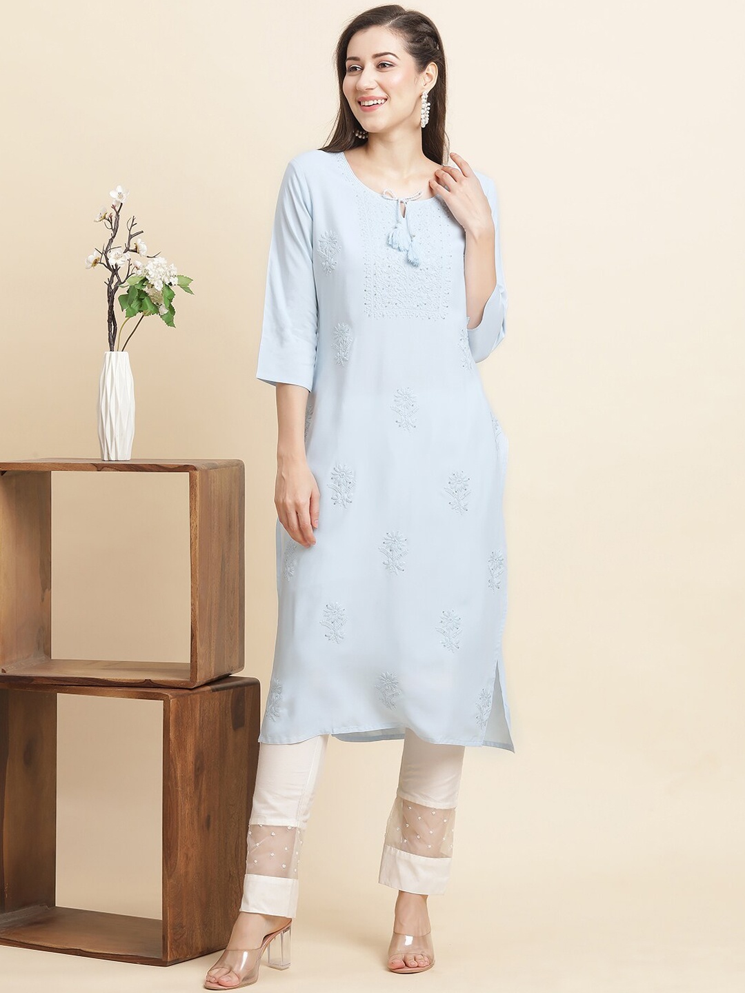 

INDYES Floral Embroidered Thread Work Tie-Up Neck Straigth Kurta, Blue