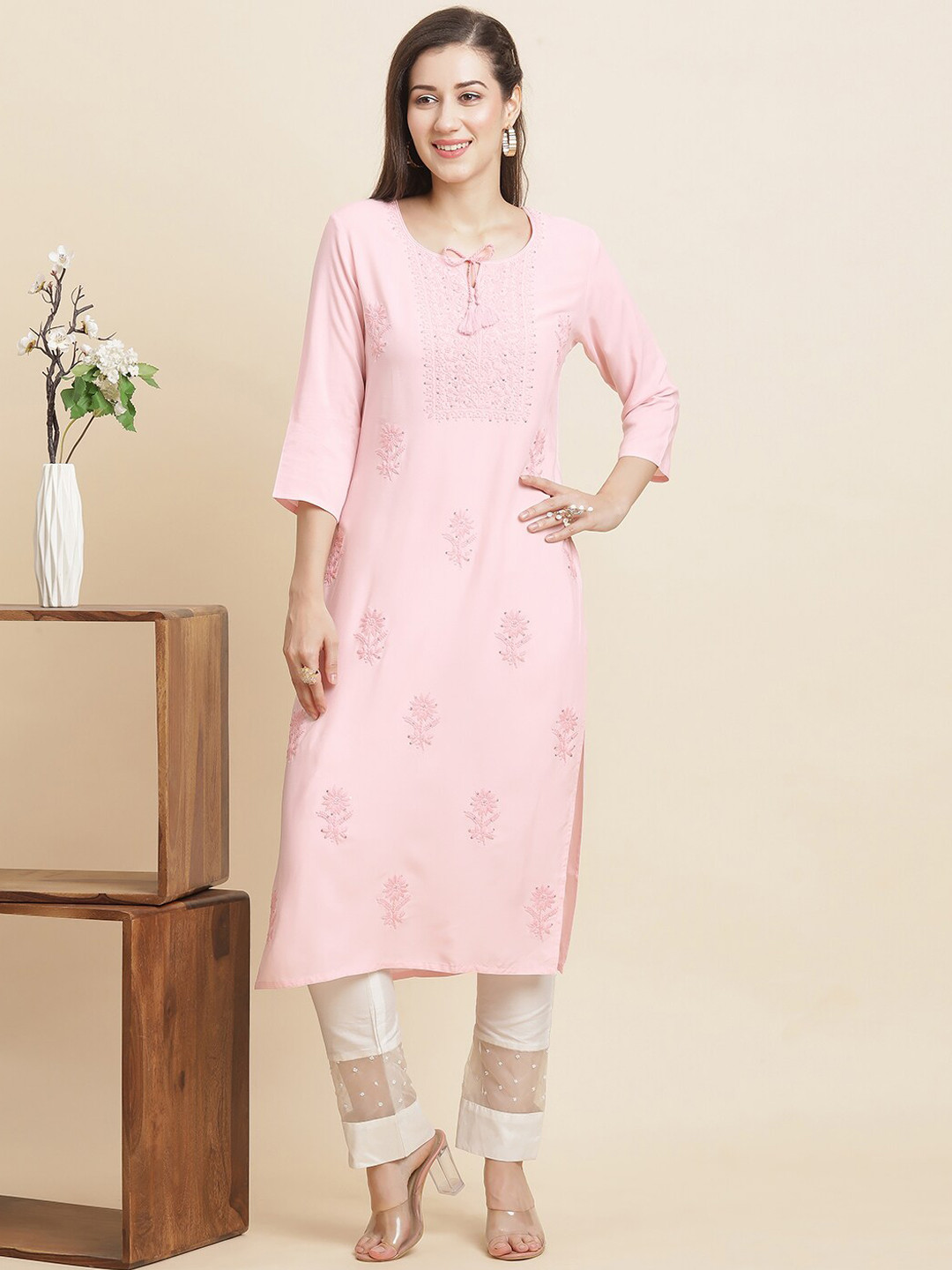 

INDYES Floral Embroidered Tie-Up Neck Chikankari Straigth Kurta, Pink