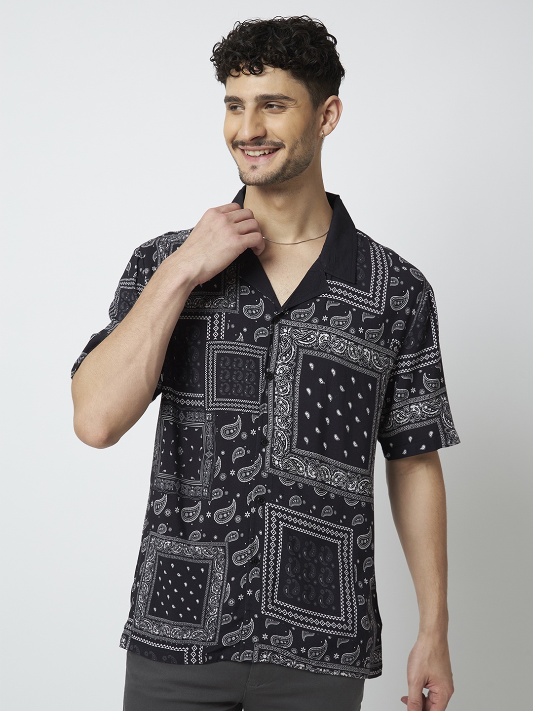 

MyDesignation Men Opaque Printed Casual Shirt, Black