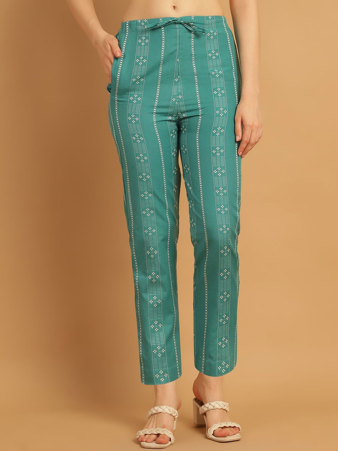 

Aarsha Women Printed Mid-Rise Cotton Plain Regular Trousers Trousers, Green