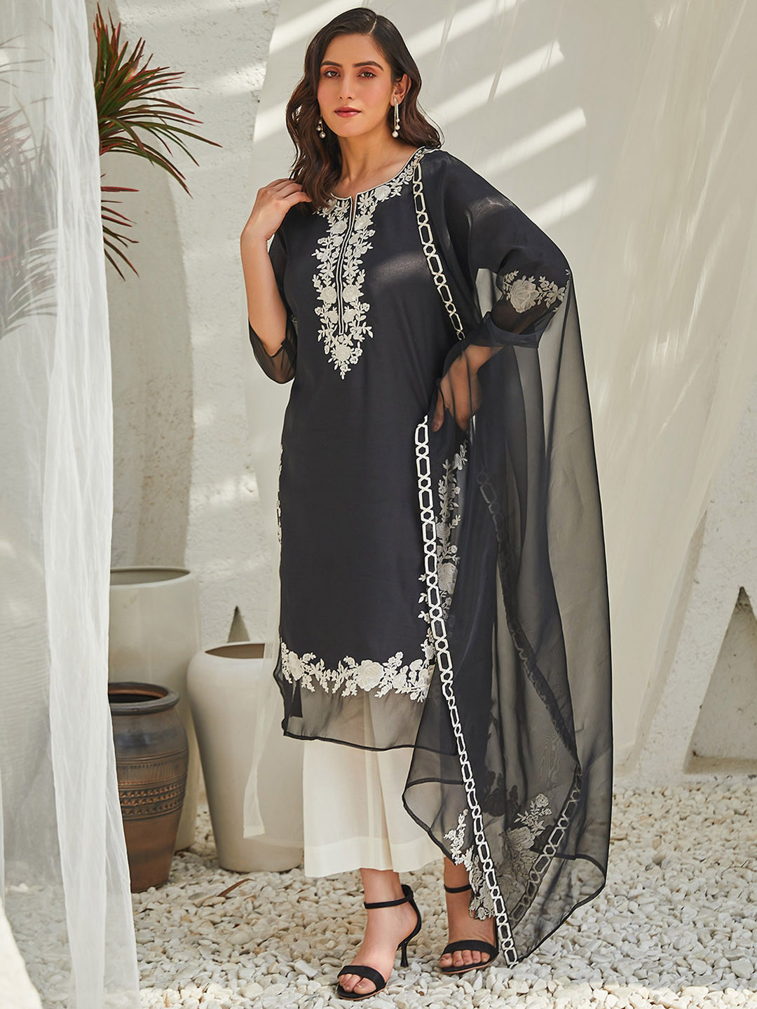 

Biba Ethnic Motifs Embroidered Straight Kurta With Palazzo & Dupatta, Black