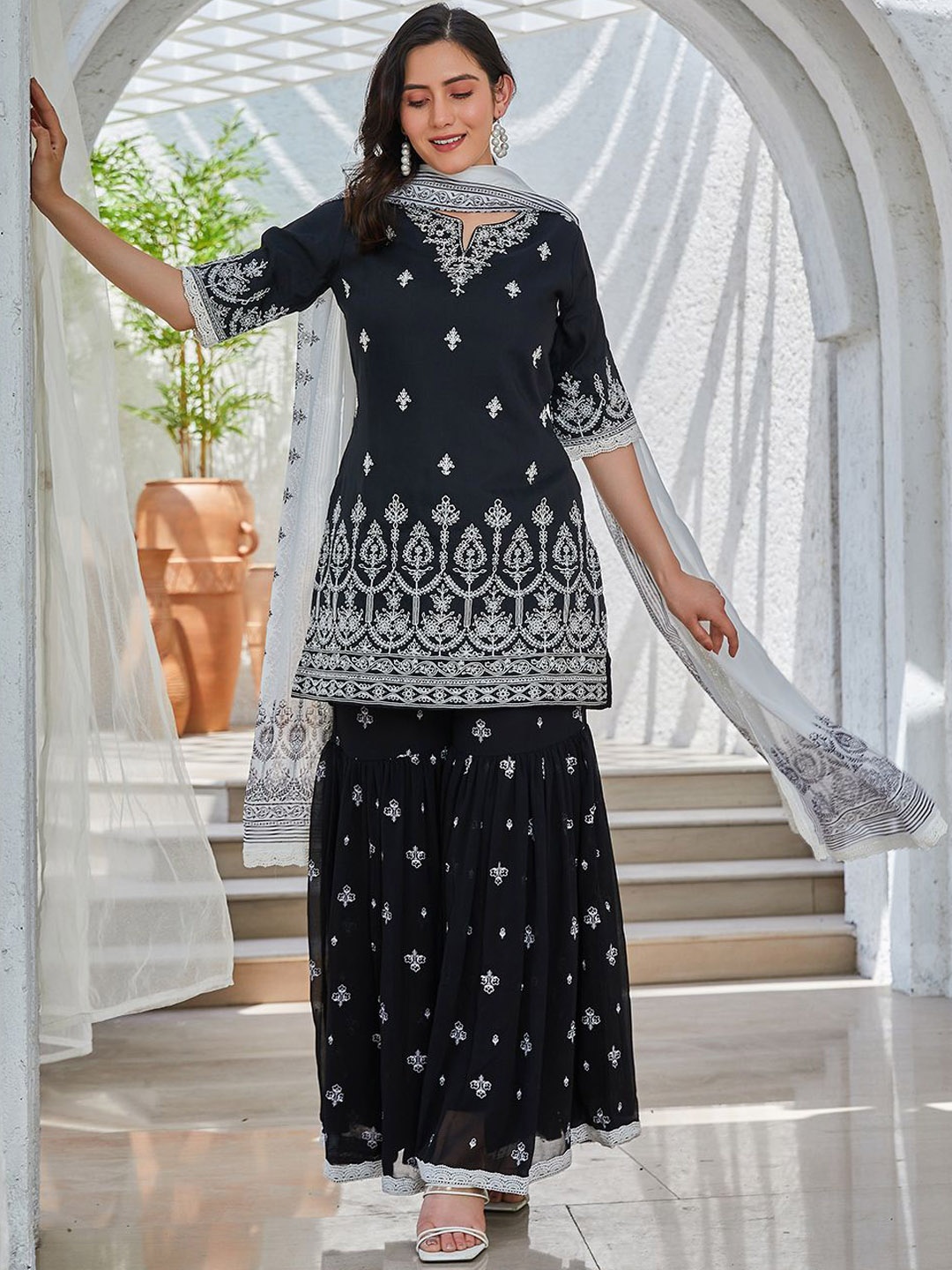 

Biba Ethnic Motifs Embroidered Straight Kurta With Sharara & Dupatta, Black