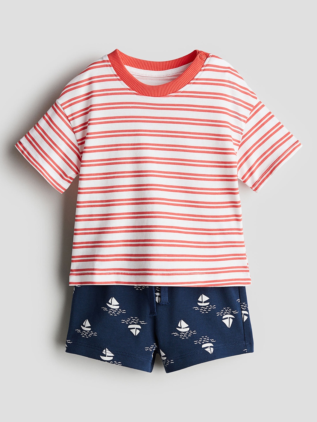 

H&M Boys Pure Cotton 2-Piece Top And Shorts Set, Red