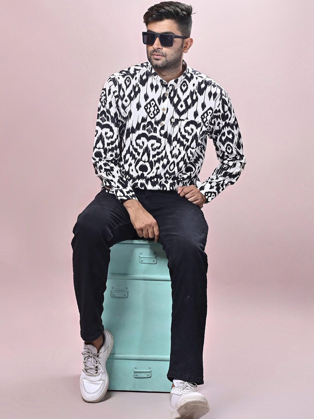 

Hues Fab Classic Abstract Printed Mandarin Collar Curved Cotton Casual Shirt, Black