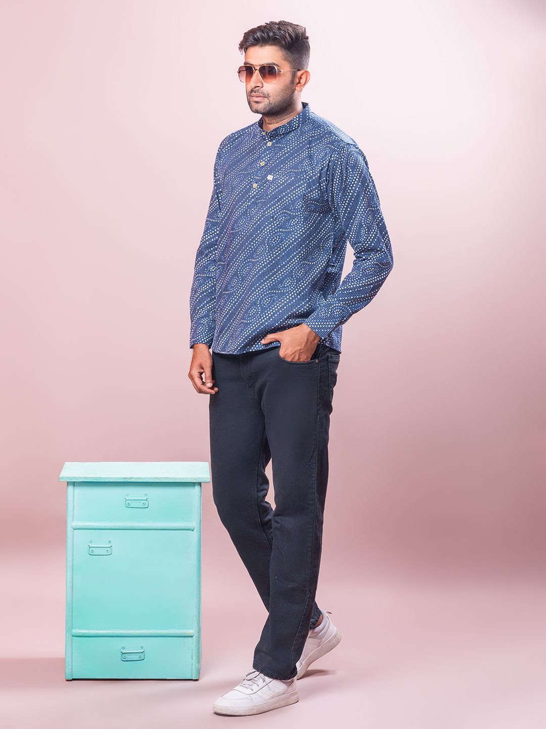 

Hues Fab Classic Abstract Printed Mandarin Collar Curved Cotton Casual Shirt, Navy blue