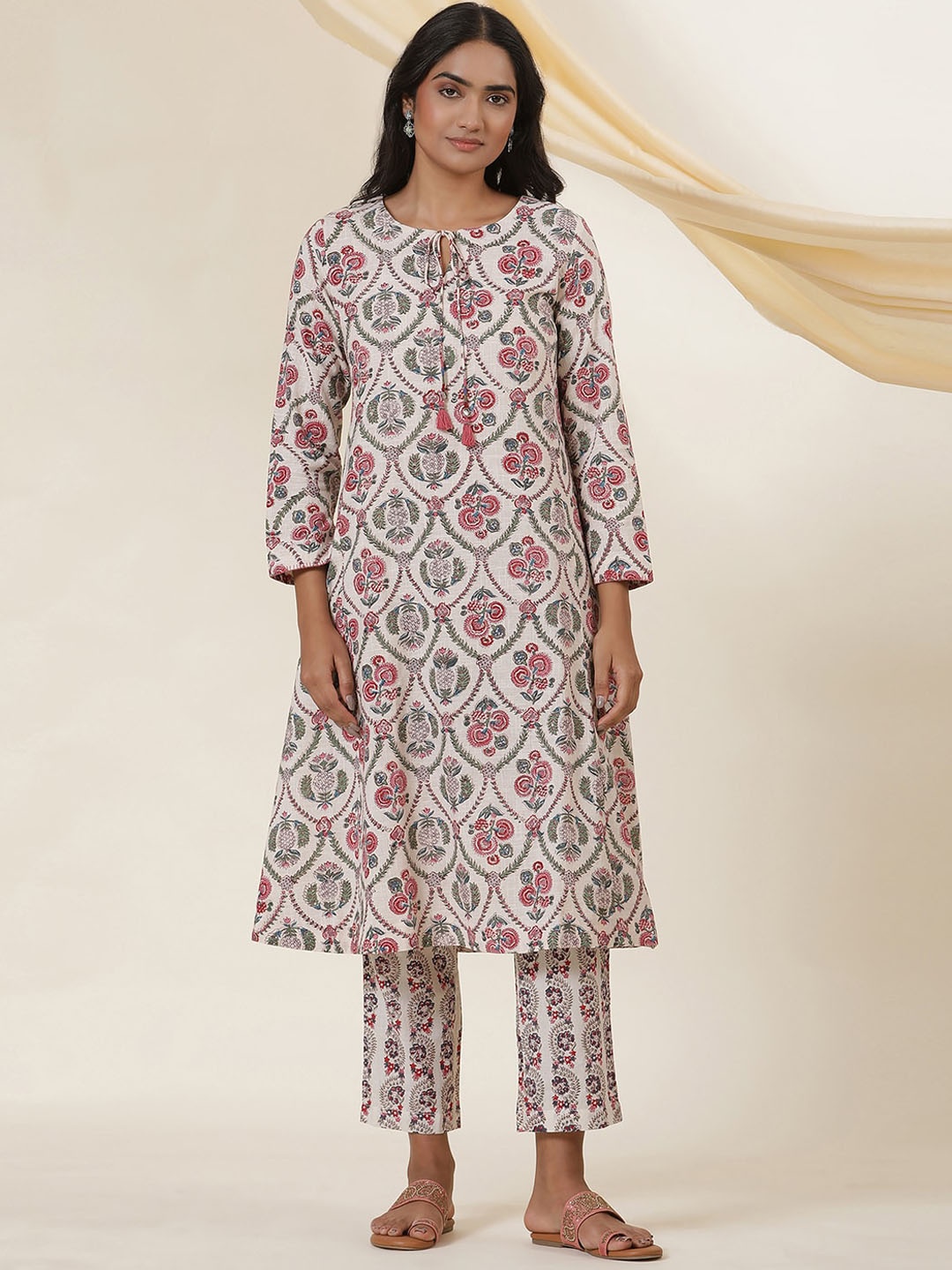 

W Women Geometric Dyed Keyhole Neck Cold-Shoulder Sleeves Mirror Work Kurta, White