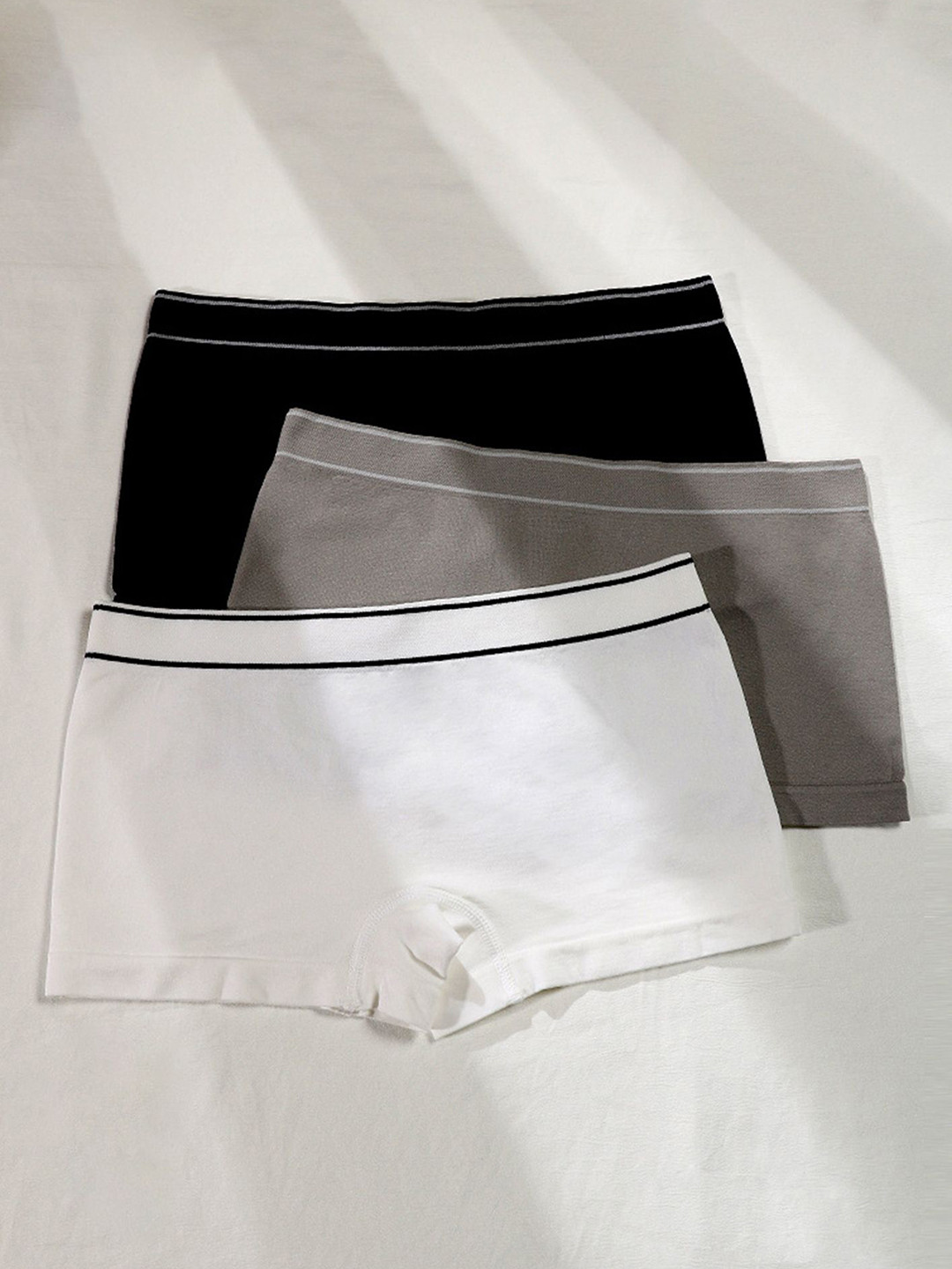 

LULU & SKY Pack Of 3 Boy Short Briefs, Black