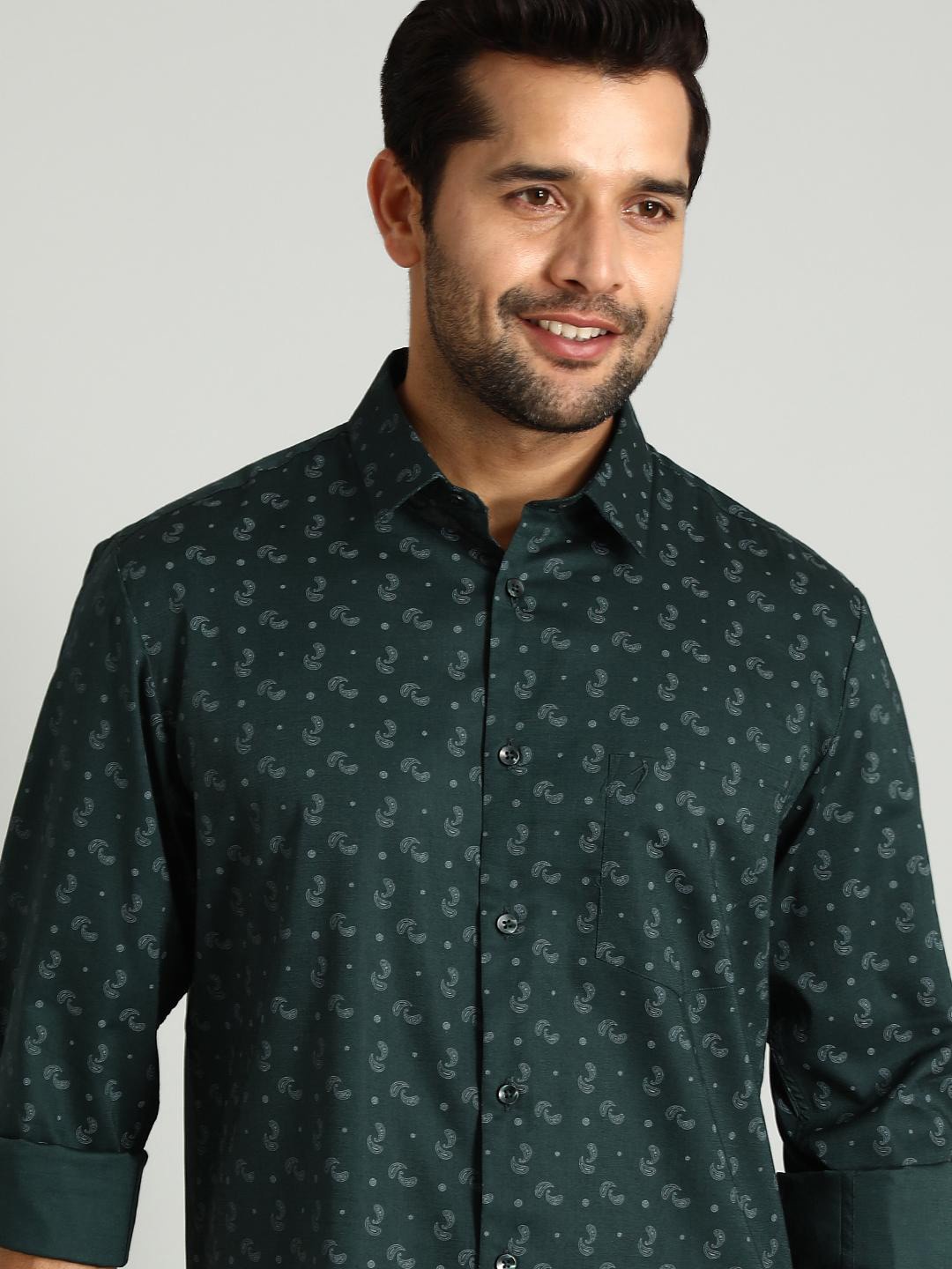 

Indian Terrain Classic Slim Fit Floral Paisley Printed Casual Shirt, Green