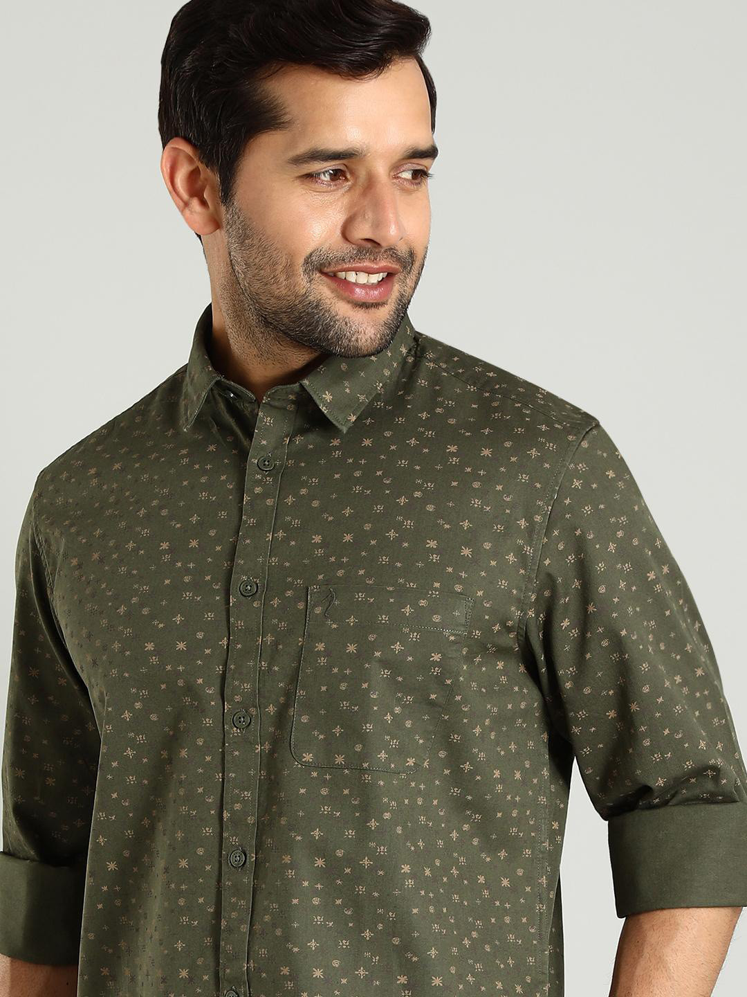

Indian Terrain Classic Slim Fit Geometric Printed Cotton Casual Shirt, Green